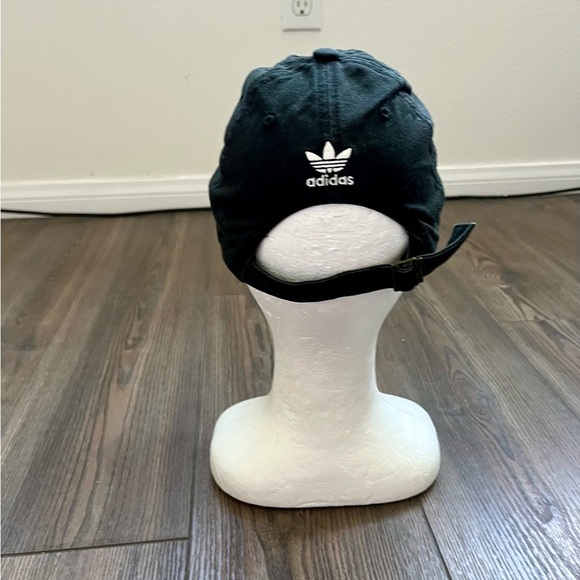 Adidas Classic Black Hat with White Emblem - Picture 3 of 9
